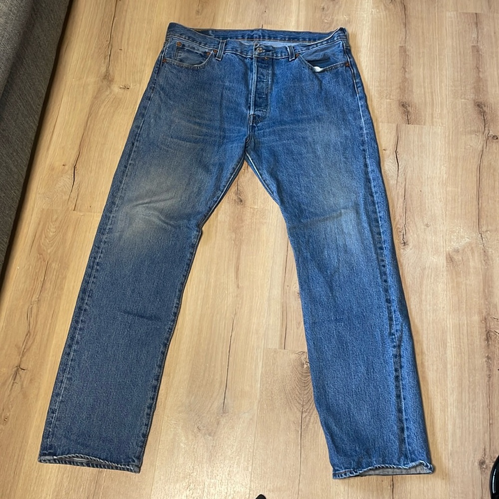 Levi's 501 Blue Denim Jeans. Button Fly. 36x32. Good used condition.
